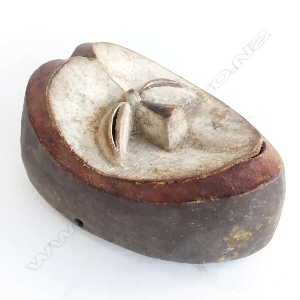 A vintage Gabon African Kwele carved mask, Image 1++